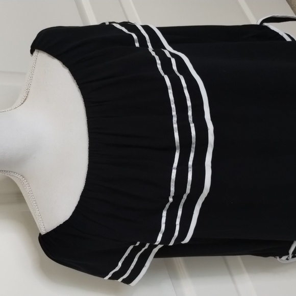 Forever 21 black and white on or off shoulder blouse size large, lined - Picture 2 of 10